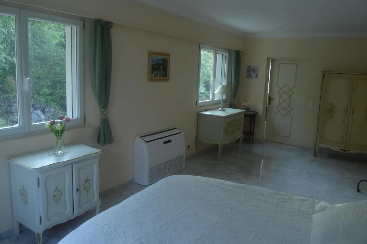 Charmante Villa Avec Grande Piscine Au Calme Callian  France